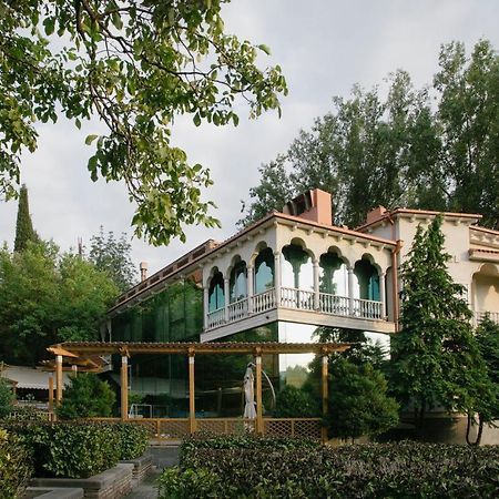 Vinotel Boutique Hotel Тбилиси Екстериор снимка