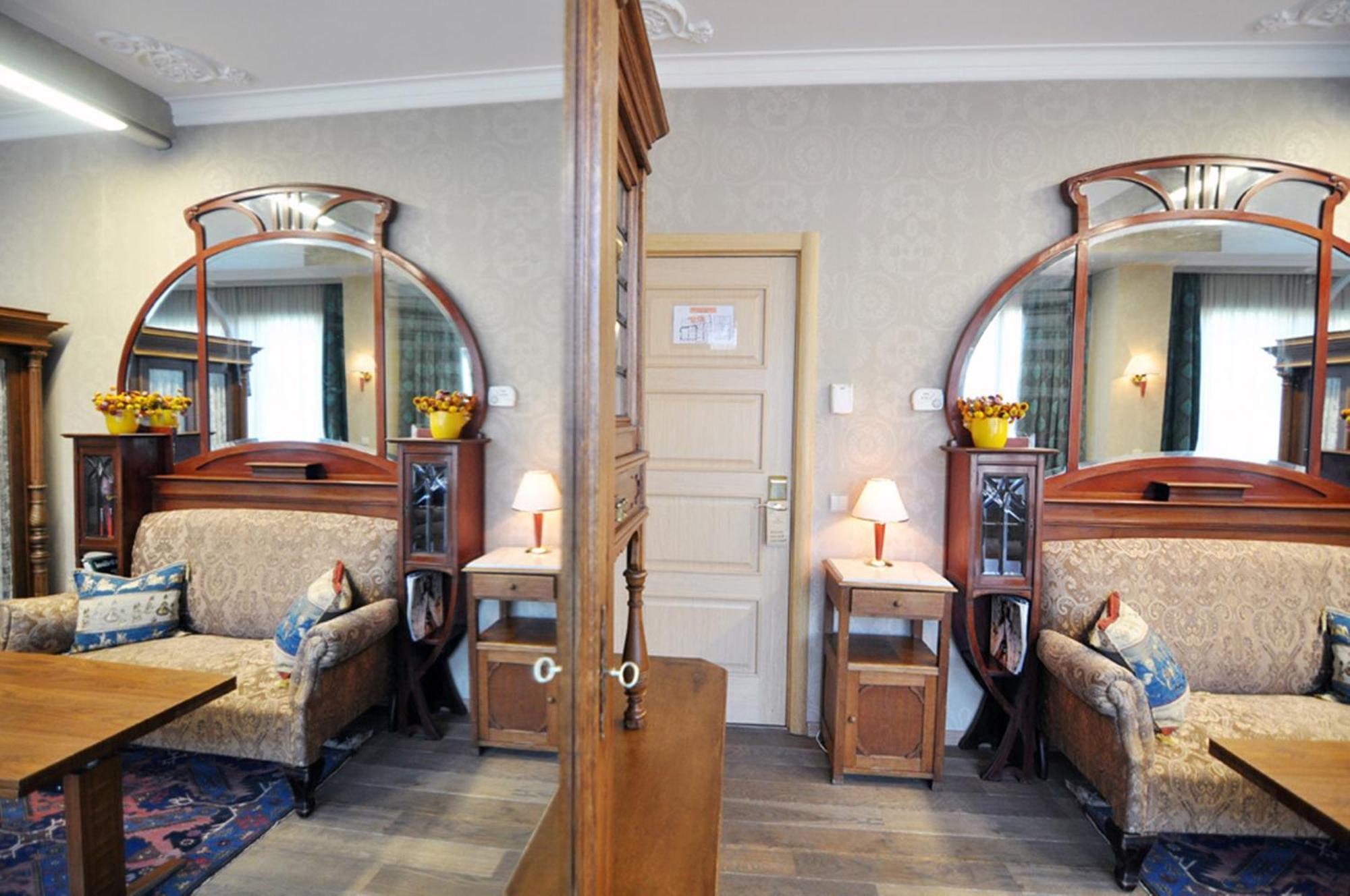 Vinotel Boutique Hotel Тбилиси Стая снимка