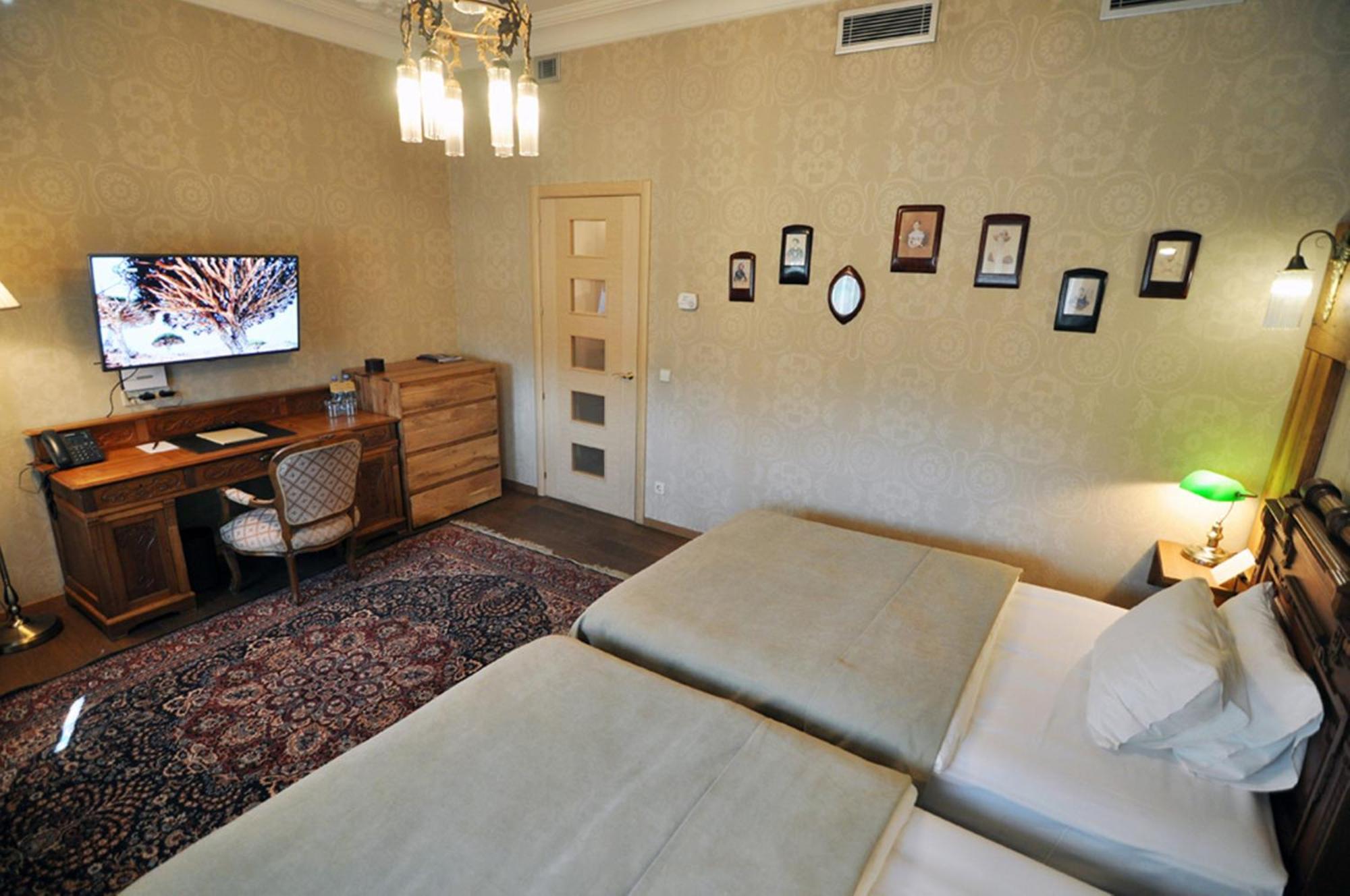 Vinotel Boutique Hotel Тбилиси Стая снимка