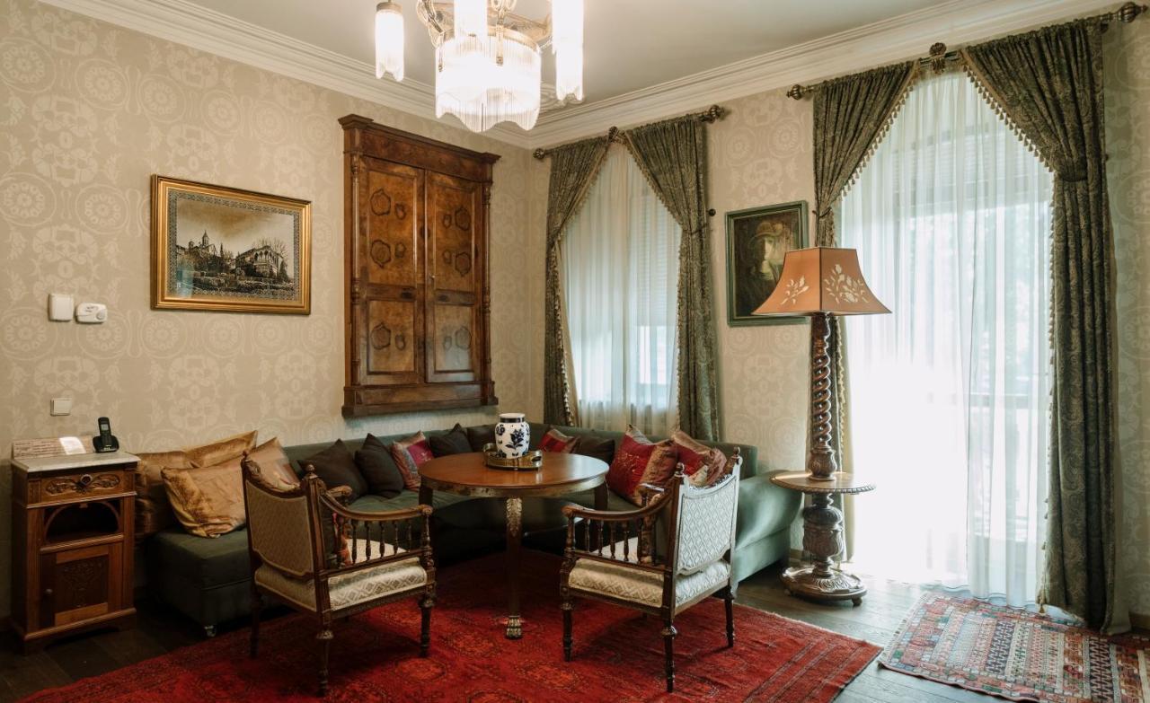 Vinotel Boutique Hotel Тбилиси Екстериор снимка